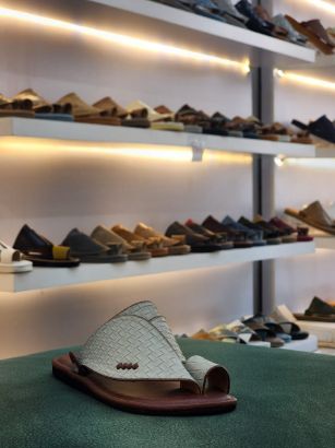 صورة شرقي نقش تمساح جلد طبيعي ارضيه مرنه ومنخفضه